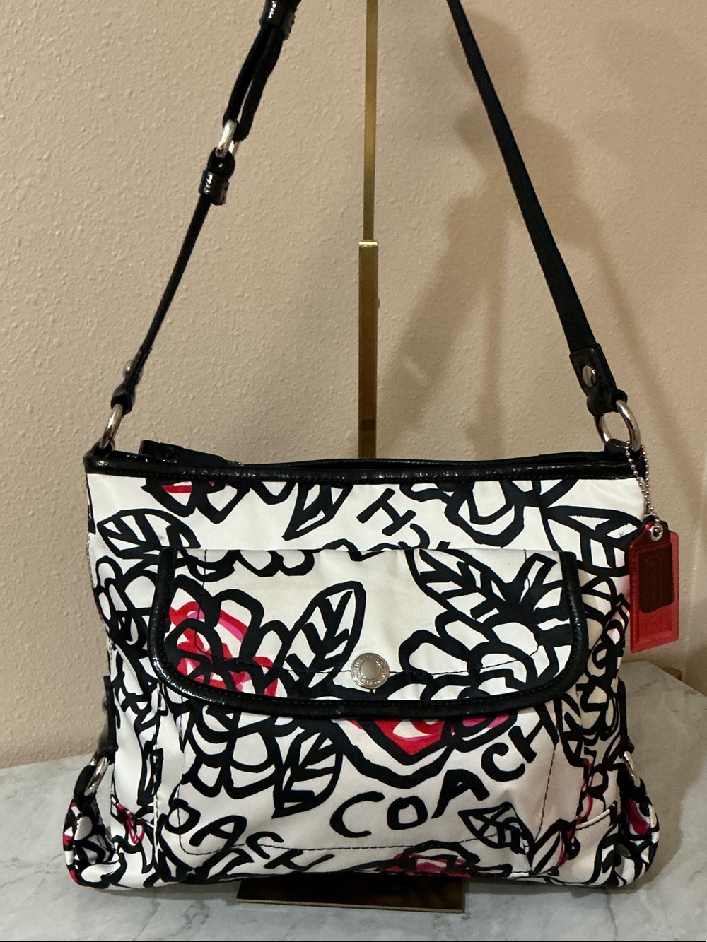 Coach Poppy Daisy Floral Graffiti Crossbody/ Shoulder Bag (EUC) Stunning 🤩
